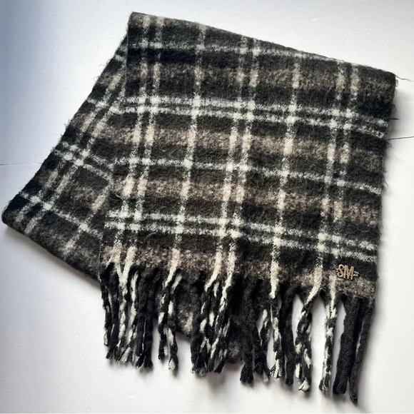 Steve Madden Classic Plaid Scarf Fringe Trim Super Soft Fuzzy Cozy Warm One Size - Picture 8 of 8